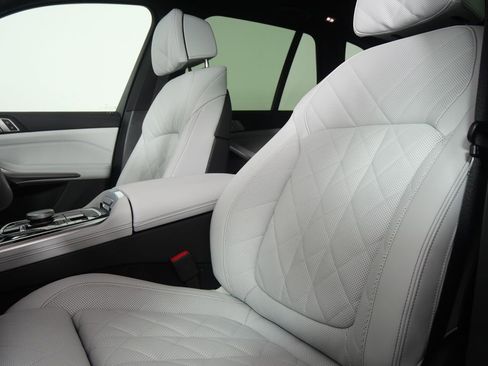 Used 2026 BMW X5 sDrive40i RWD image 11