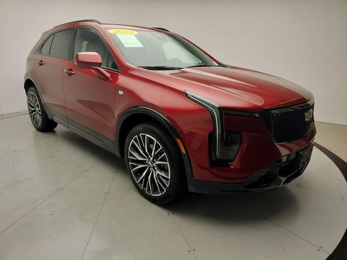 Used 2025 Cadillac XT4 Sport FWD image 2
