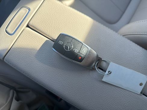 Used 2022 Mercedes-Benz CLA 250 4MATIC image 28