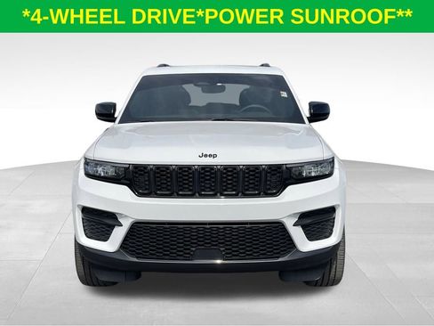 Used 2023 Jeep Grand Cherokee Altitude AWD/4WD image 2