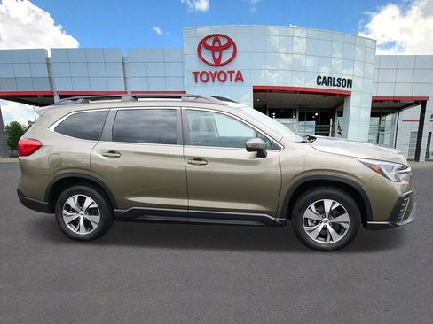Used 2023 Subaru Ascent Premium w/ Convenience Package AWD/4WD image 4