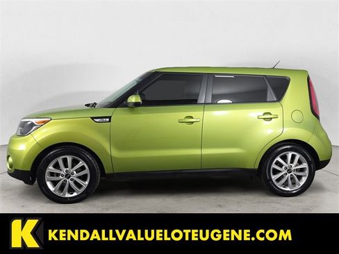 Used 2018 Kia Soul + image 2