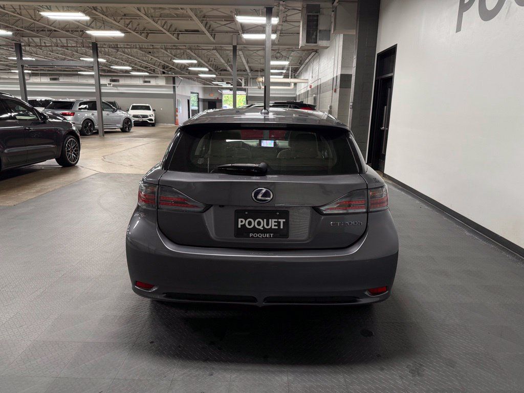 Used 2013 Lexus CT 200h w/ Premium Pkg w/Navigation FWD image 5