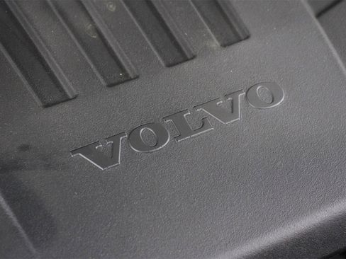 Certified 2023 Volvo XC60 B5 Plus w/ Protection Package Premier image 25