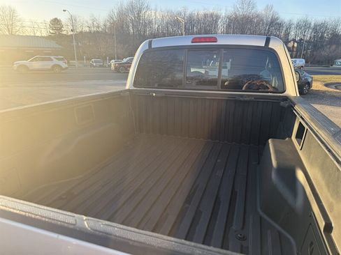 Used 2013 Toyota Tacoma 4x4 Access Cab V6 image 11