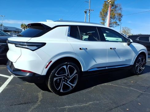 New 2026 Chevrolet Equinox EV LT image 3