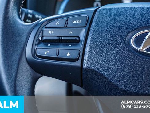 Used 2024 Hyundai Venue Limited FWD image 29