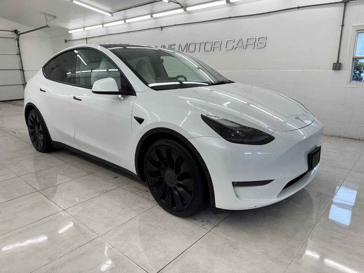 Used 2023 Tesla Model Y Performance AWD/4WD image 3