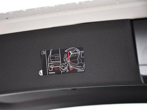New 2026 Volvo XC90 B6 Plus w/ Protection Package Premier AWD/4WD image 30