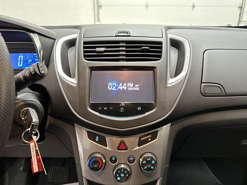 Used 2015 Chevrolet Trax LT image 25