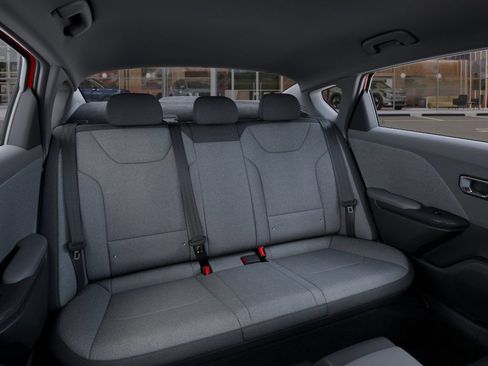 Used 2025 Kia K4 FWD image 16