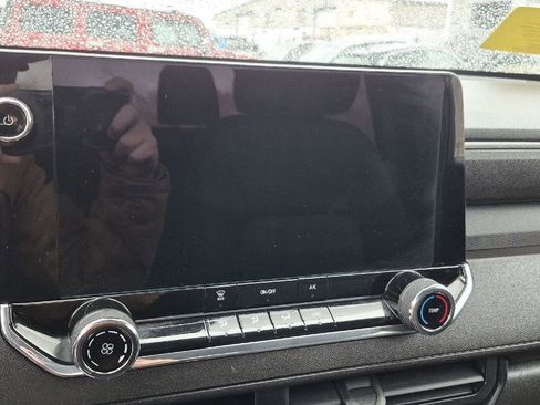 Used 2023 Chevrolet Colorado W/T image 8