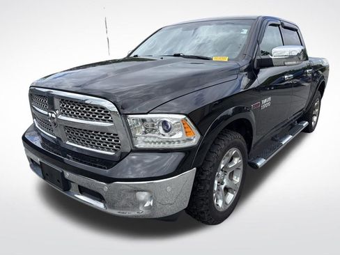 Used 2017 RAM 1500 Laramie w/ Convenience Group AWD/4WD image 9