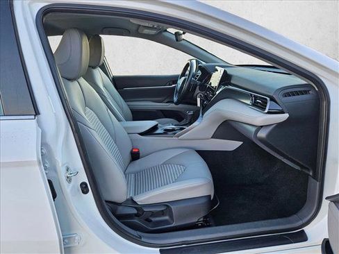 Used 2024 Toyota Camry SE image 20