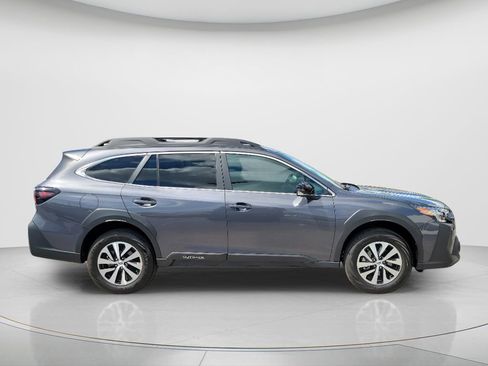 Used 2024 Subaru Outback Premium image 3