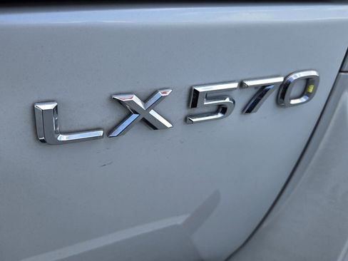 Certified 2021 Lexus LX 570 4WD w/ Luxury Package image 5