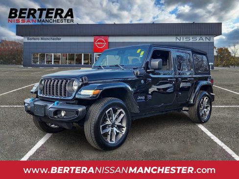 Used 2024 Jeep Wrangler Unlimited w/ Convenience Group AWD/4WD image 1