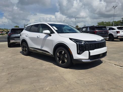 New 2026 Kia Sportage LX FWD image 2