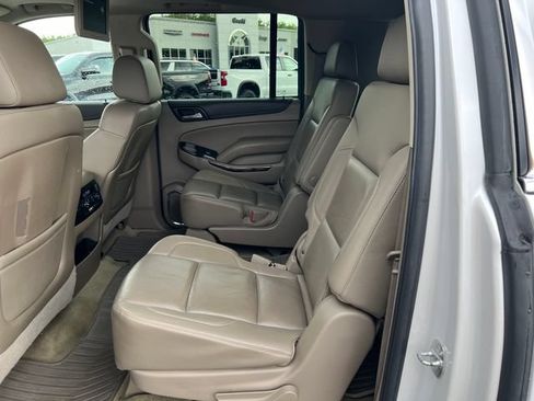 Used 2016 GMC Yukon XL SLT w/ Open Road Package AWD/4WD image 4