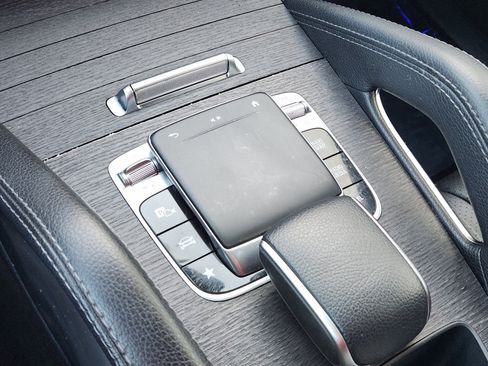 Used 2020 Mercedes-Benz GLE 350 image 18