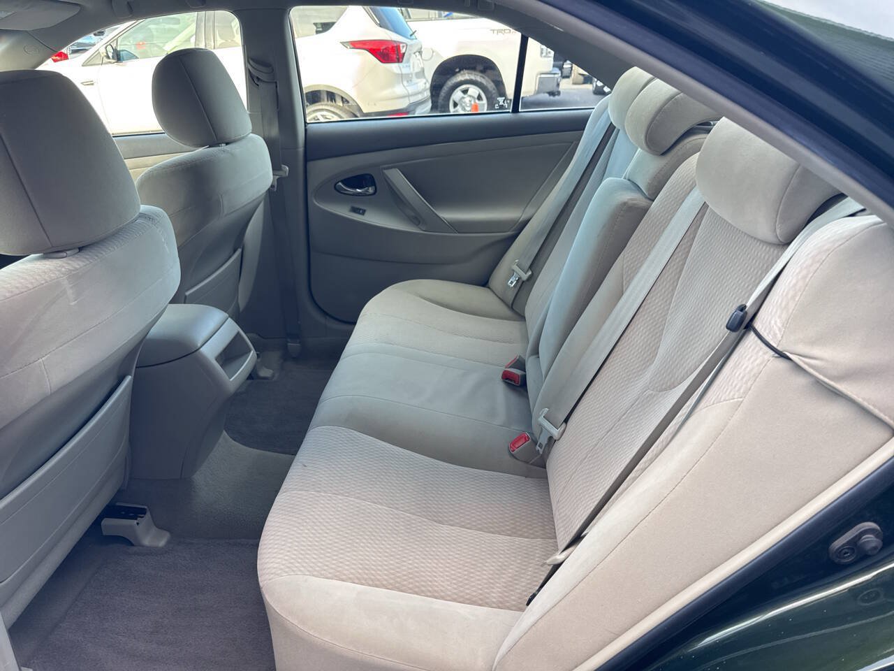Used 2011 Toyota Camry LE FWD image 16