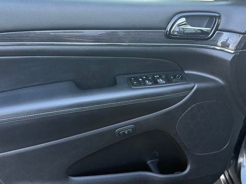 Used 2019 Jeep Grand Cherokee Overland image 33