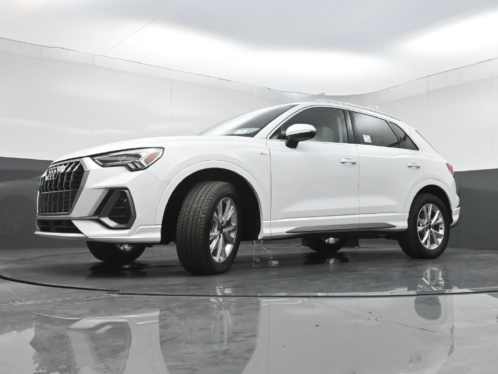 Used 2025 Audi Q3 2.0T Premium Plus w/ Premium Plus Package AWD/4WD image 26
