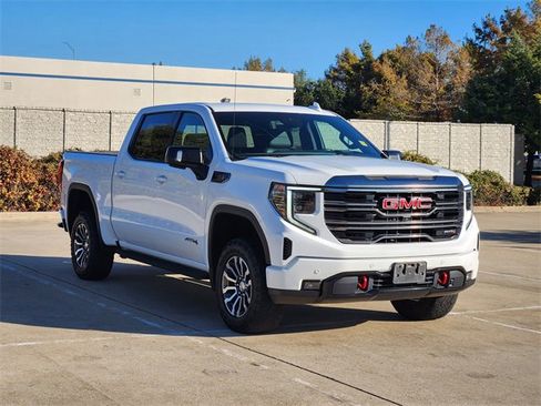 Used 2022 GMC Sierra 1500 AT4 w/ AT4 Premium Package image 3