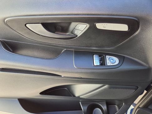 Used 2021 Mercedes-Benz Metris Passenger image 17