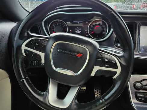 Used 2017 Dodge Challenger R/T Plus RWD image 21