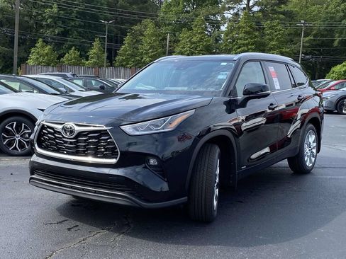 New 2026 Toyota Highlander Limited AWD/4WD image 6