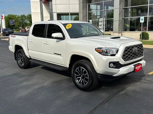 Used 2023 Toyota Tacoma TRD Sport w/ Black Out Package (TMS) AWD/4WD image 1