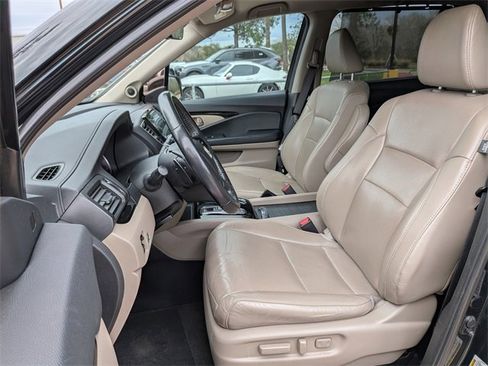 Used 2019 Honda Pilot Elite image 12