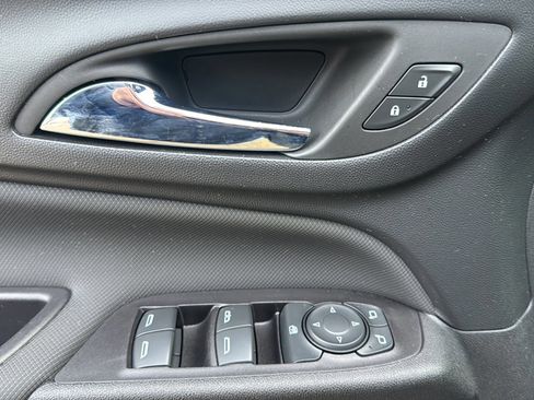 Used 2022 Chevrolet Equinox RS w/ RS Leather Package image 16