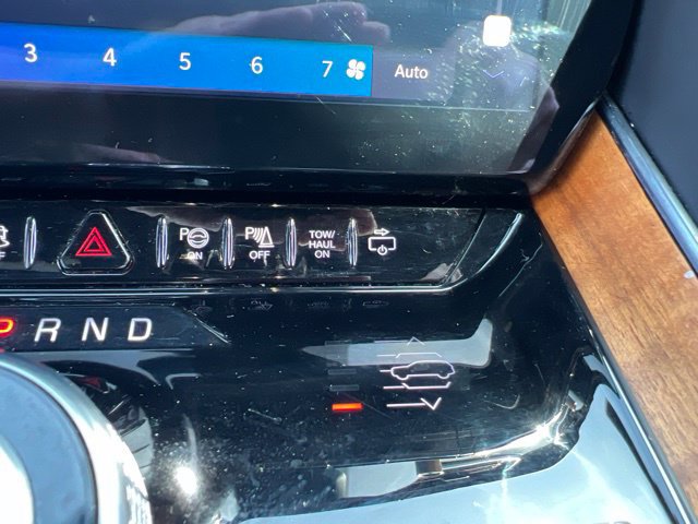 Used 2022 Jeep Grand Wagoneer Series III AWD/4WD image 26