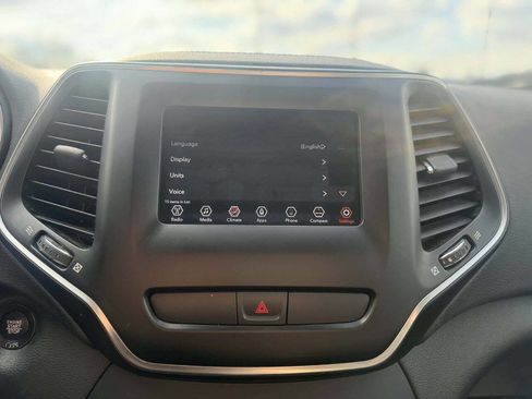 Used 2019 Jeep Cherokee Latitude Plus image 21