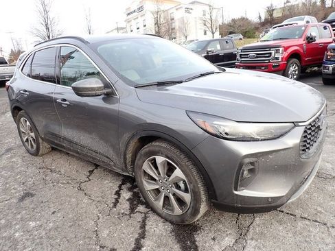 Used 2025 Ford Escape Platinum w/ Premium Technology Package image 7