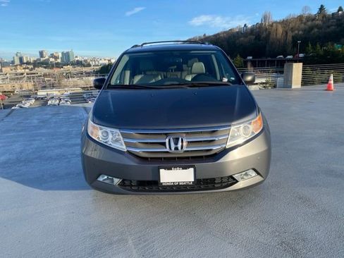 Used 2011 Honda Odyssey Touring image 3