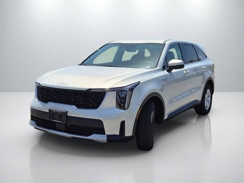 New 2026 Kia Sorento LX FWD image 8