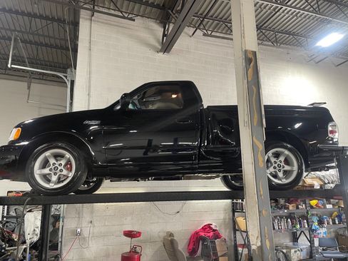 Used 2000 Ford F150 Lightning RWD image 91