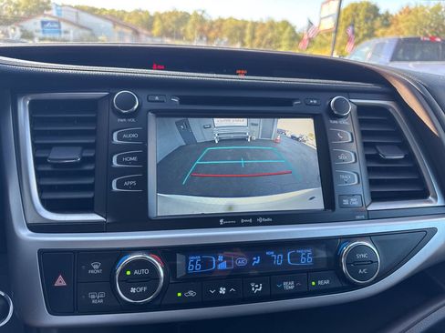 Used 2017 Toyota Highlander XLE image 34