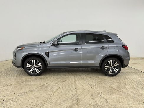 Used 2025 Mitsubishi Outlander Sport ES image 2