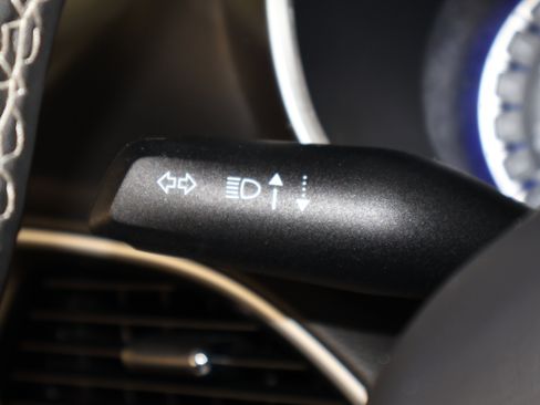 Used 2024 Chrysler Pacifica Touring-L image 22