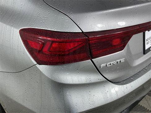 Certified 2023 Kia Forte LXS w/ LXS Technology Package image 18