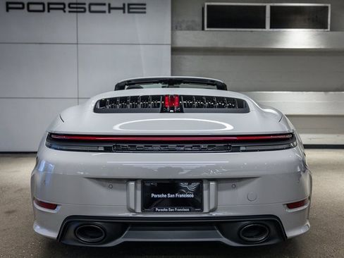 Used 2025 Porsche 911 Carrera image 7