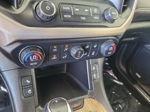 Certified 2019 GMC Acadia Denali w/ Technology Package AWD/4WD image 22