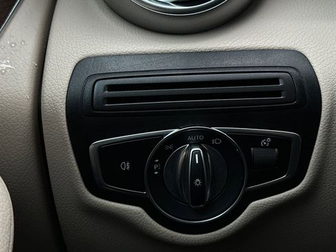 Certified 2022 Mercedes-Benz GLC 300 4MATIC image 32