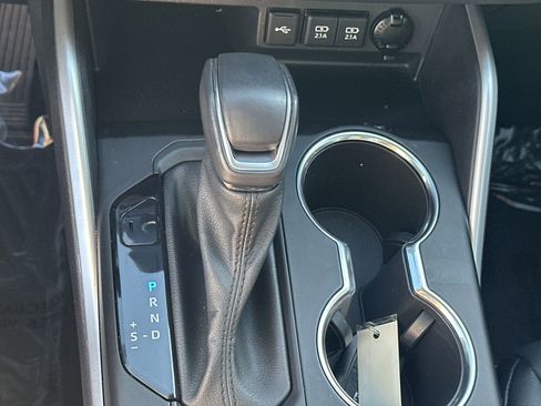 Used 2021 Toyota Highlander XLE image 53