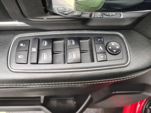 Certified 2021 RAM 1500 Classic Warlock w/ Luxury Group image 19