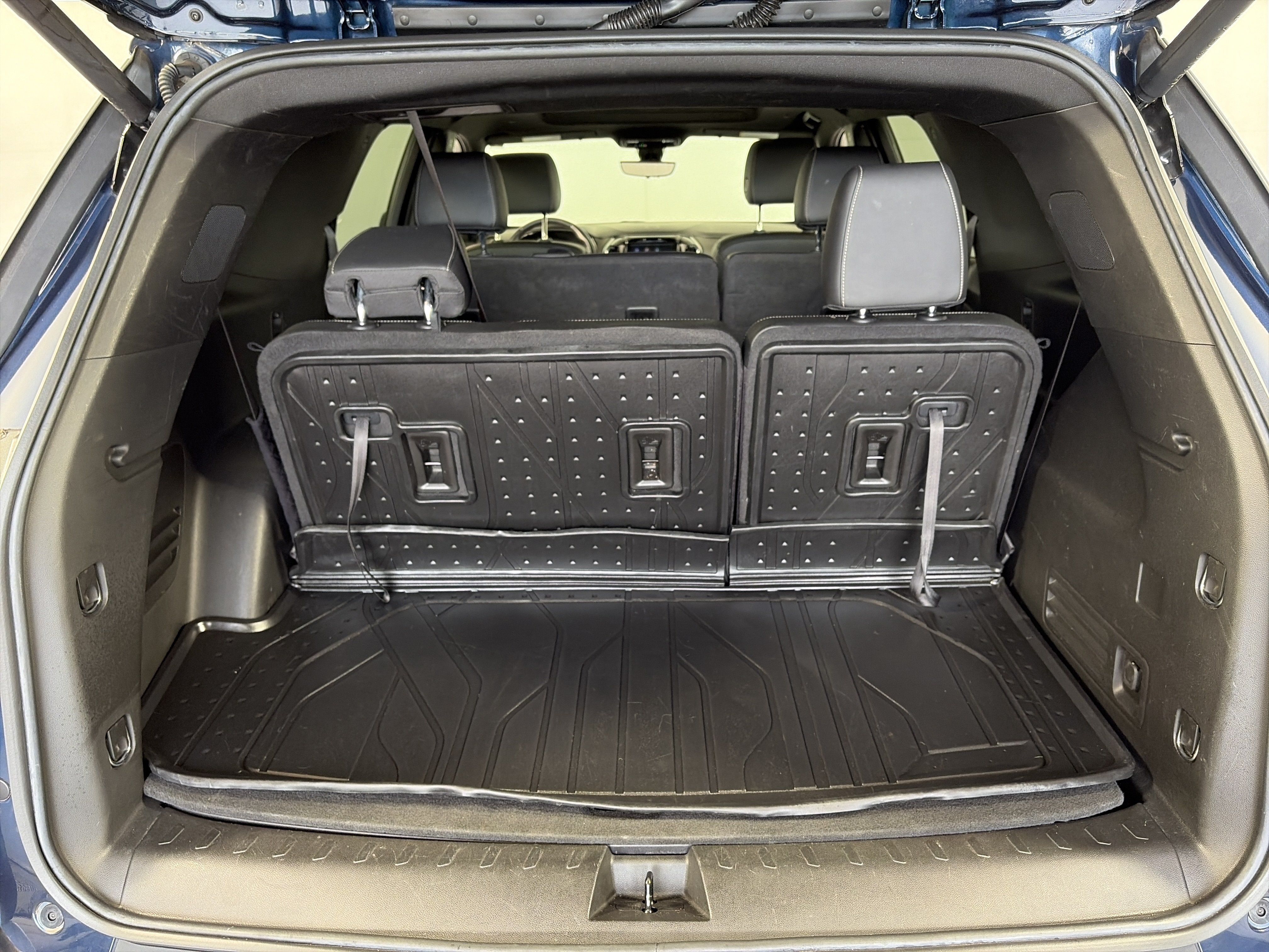 Certified 2023 Chevrolet Traverse LT w/ LT Premium Package AWD/4WD image 15